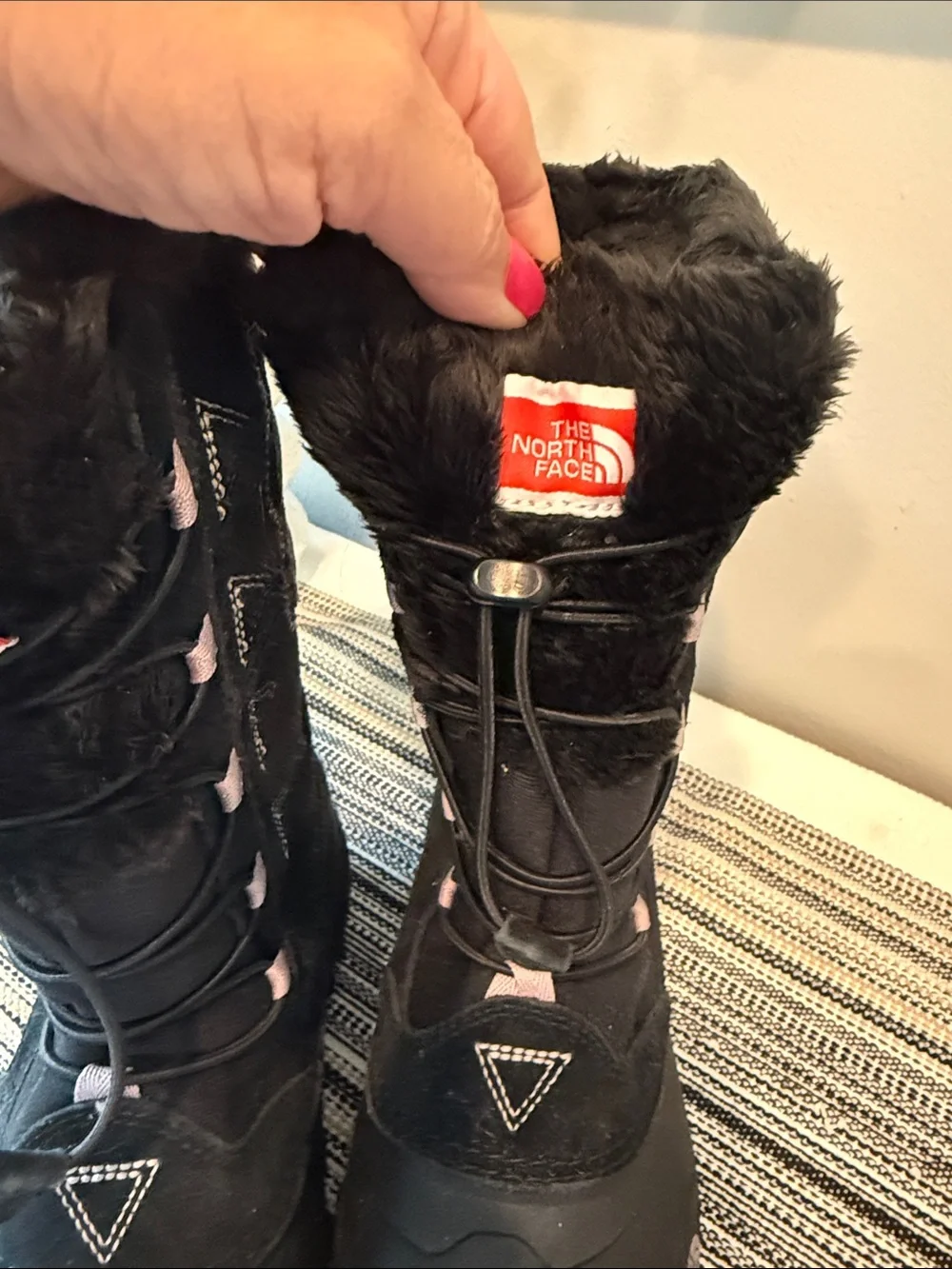 North Face Youth Girls Black Winter Snow Boots Faux Fur Lined Heat Seeker Size 4